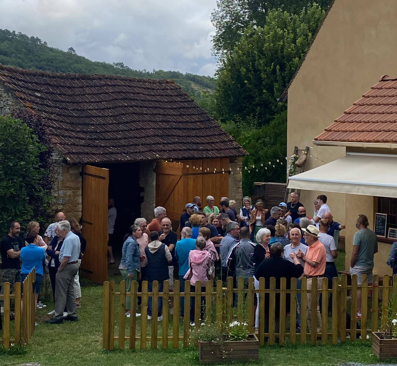 Le Café Du Facteur déclare la saison OUVERTE