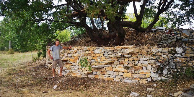 Un mur communal en pierre sèche réhabilité